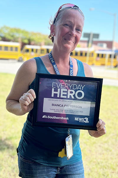 Si Bianca Patterson ay may hawak na "Everyday Hero" award, na ibinigay sa kanya ng isang lokal na istasyon ng balita noong nakaraang Mayo.