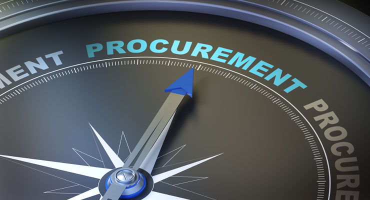 環繞著 "PROCUREMENT "字樣的羅盤特寫。指針直接指向字元，字元在深色背景中以藍色突出顯示。